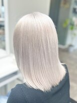 アフィナー(Afinar)&nbsp;【横浜/横浜駅】白ベージュ×艶ストレートボブ
