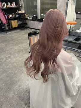 ピンクベージュ