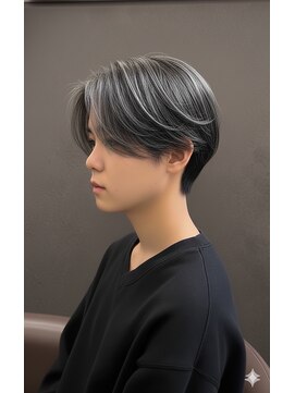 ルシード スタイル リコット(Lucido Style Ricotto) センターパートホワイトブロンドサーフカールシャドウルーツヘア