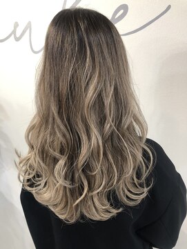 ラウレア(Laule'a) バレイヤージュ