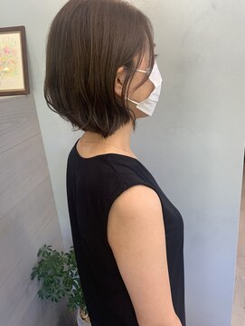 エイミー(Eimmy) 切りっぱなしショートボブ