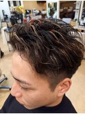 金髪メッシュ+くせ毛風パーマ