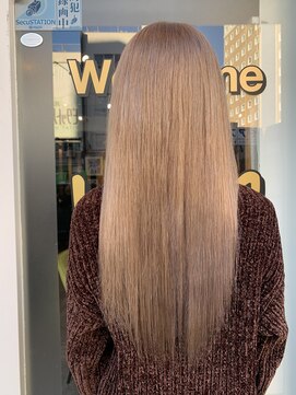 ラビス クローバー(Lovis clover) ミルクティーベージュ/ブロンド