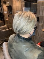 アクアヴィタエ(Aqua vitae) ホワイト系カラー