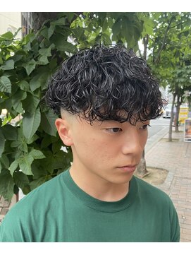 サロン ド ロイ(Salon de Roi) 波巻きパーマスキンフェードマッシュアップバングスパイラル六甲