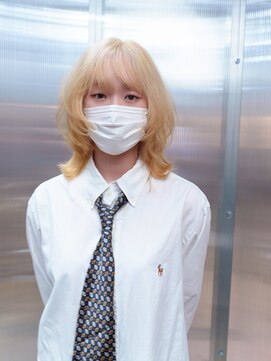 フィッツコア(FITS CORE) ウルフヘアーとホワイトブロンド