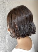 切りっぱなし波巻きボブ