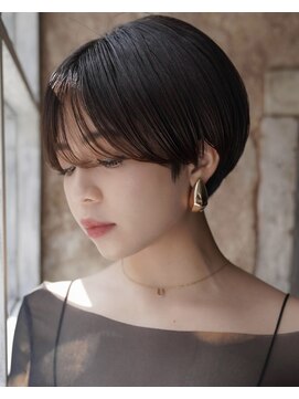 カライング(ing) 大人可愛い20代30代40代黒髪前下がりひし形小顔ボブ丸みショート