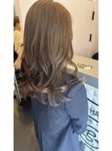 ブラウングレージュ