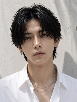 オグジュアリー 表参道(aux.) 毛流れハンサムショートセンターパートメンズ黒髪爽やか