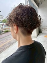 イン(in.) 大人ヘア/ショートパーマ/刈り上げ