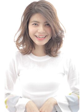 ヌーベルヴァーグ(Nouvelle Vague) 【Nouvelle Vague】抜け感THROWベージュ×ワンカールロブ