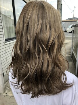 テテ(TETE) 王道の人気　ミルクティーベージュ