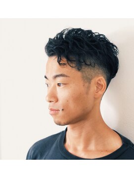 バーバーアンドビューティー マル(Barber and Beauty MARU) 2ブロックパーマスタイル