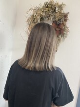 ティミー(timmy) ハイライトで作るハイトーン　グレージュ