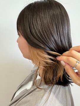 イーストハムヘッドショップ(EAST HAM head shop) 個性が際立つインナーカラー/ベージュ