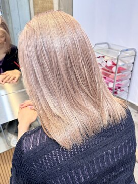 サンク 原宿 表参道(cinq) ミディアムレイヤーストレートロングウルフミルクティーベージュ