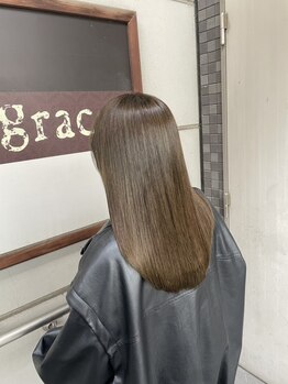 グレイス ヘアドレッシング 鷹匠(grace hair dressing)の写真/柔らかな地毛のようなナチュラルストレートを実現☆極上のツヤと思わず触れたくなる手触りへと導きます!