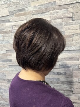 大人女性のふんわり上品ショート