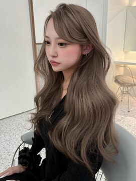 ロール 博多(Role) レイヤーカット/ダブルカラー/ブリーチ/ミルクティーベージュ