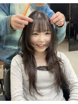 アクアオモテサンドウ(ACQUA omotesando) bロングレイヤーくびれレイヤーハッシュカットくびれミディ