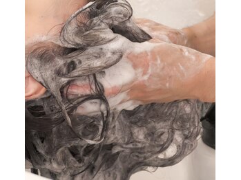 カミヤノハナレの写真/シャンプー好きなスタイリストが施す、信じられないほどの気持ちいいシャンプー◎