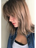 リマ(RIMA)&nbsp;【RIMA】 外国人風☆ハネ感ミディアムと透明感ベージュAsh