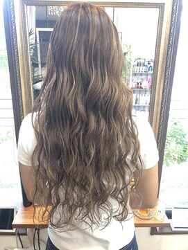 リリー ヘアーアンドビューティー(Lily) ハイライトカラー