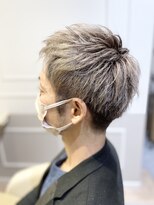 アンド ラ ブランシュ(&.La Blanche)&nbsp;サイドパート/韓国マッシュ/センターパート/ツイストスパイラル