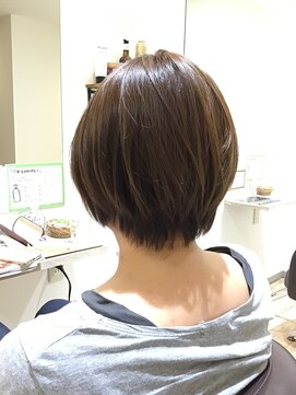 モグ(mog) 前上がりショートボブ