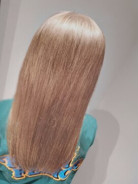 アクシー ヘアーアンドメイク(AXY HAIR&MAKE) シルキーベージュ/ミクルティー/デザインカラー/ブロンド