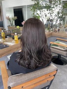 ティティ(TiTi) ブリーチなしカラー透け感グレージュカラー[TiTi_栗林れい]