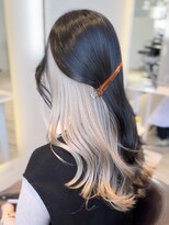 ケリーアン 太田(kelly.un)&nbsp;インナーカラーホワイト / うる艶ハイトーン / ミディアム /太田