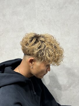 エデンバイトゥルークリエイション(EDEN by True Creation) 外国人風フェードスペインカール