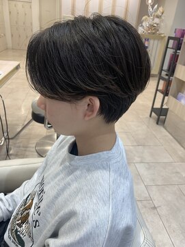 アッシュ 仙川店(Ash) 20代大人可愛いセンターパートハンサムショートボブメンズライク