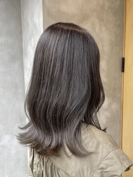 オリーブベージュ