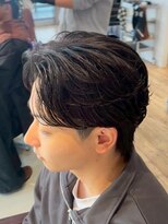 フィフス(fifth) 原宿毛流れフェザーパーマセンターパートカットビジネスヘア黒髪