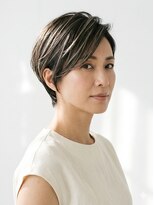 グランリュクス(GRANLUXE) 30代40代50代、イルミナカラーナイトスカイ×白髪ぼかしショート