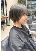 ショートボブ×グレーアッシュ×ブリーチ