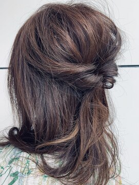 ユーフォーヘアー(U for hair) シンプルハーフアップ