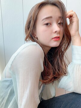 アイティーバイアルバム 北千住店(IT by ALBUM) ナチュラル巻き髪_斜めバンググレージュカラー_79221