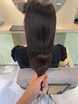 ユヌ(Une)&nbsp;艶髪　グレージュ　艶カラー