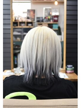 ビヨウシツジュウロク(BiYOSHiTSU16) White × Black