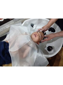 幅広い世代に人気のサロンです！お子様が過ごしやすいようおもちゃのご用意もございます♪
