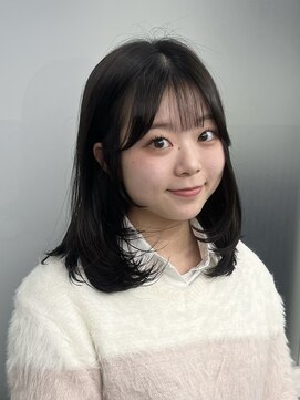 レノ(RENO) ミディアムレイヤー×顔まわりカット