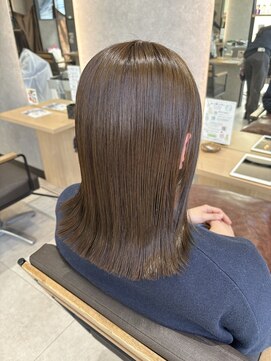 クム 川越(kum) 【kum川越】ブリーチなしで柔らかオリーブベージュ