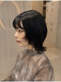 ミディアムウルフカット×艶暗髪カラー