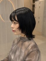 ウリ 横浜(uli)&nbsp;ミディアムウルフカット×艶暗髪カラー
