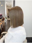 切りっぱなしボブ アッシュベージュ