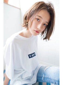 サングース(Sungoose) sungoose　ショートボブニュアンスカラーセンターパート